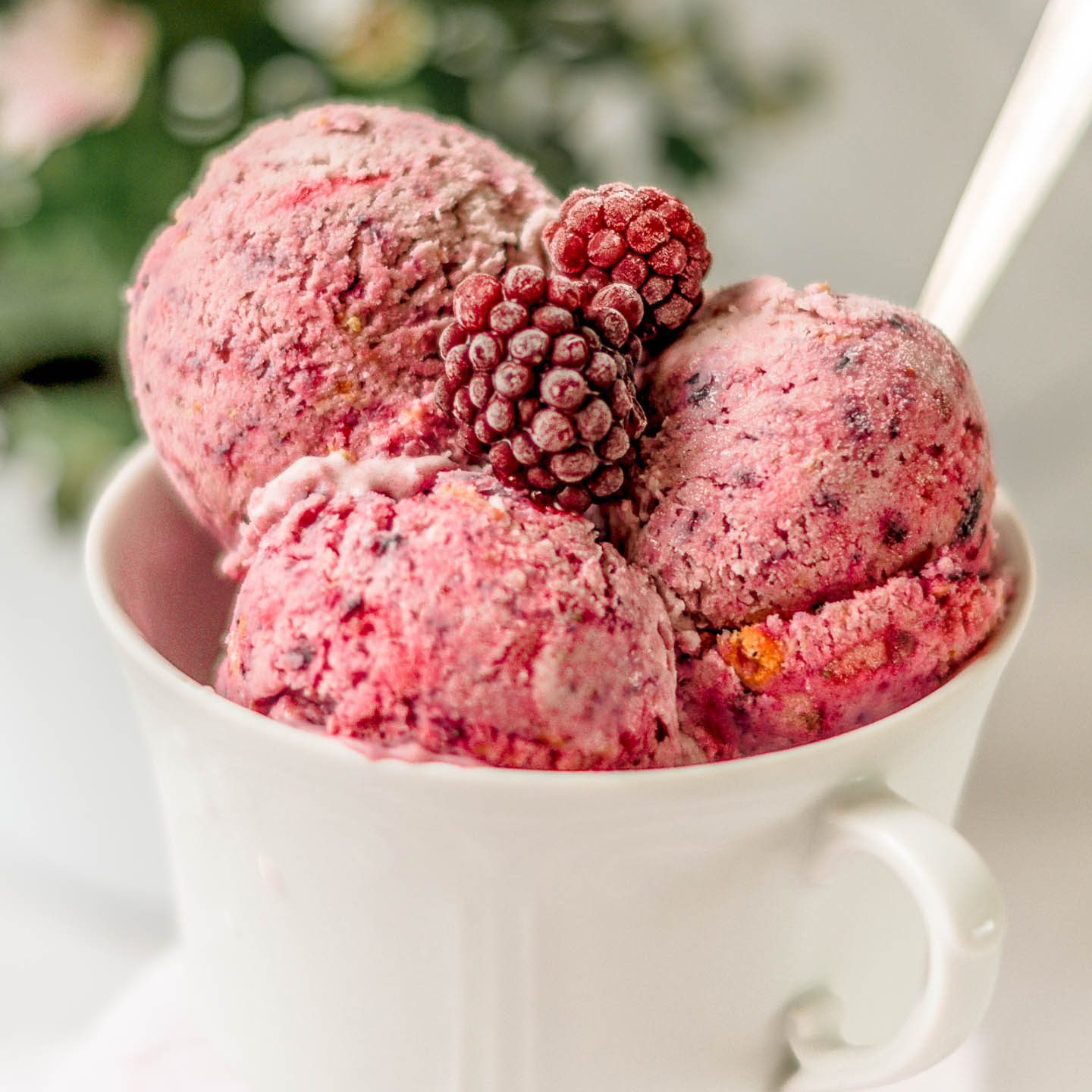 Easy No-Churn Berry Ice Cream: 5 Ingredients, Quick Prep